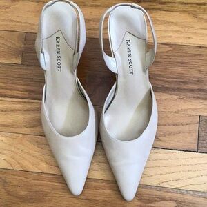 Karen Scott Sling Back